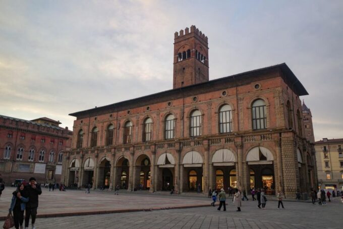 Bologna in 1 Day: Walking Tour With Digital Guide - Technical Requirements