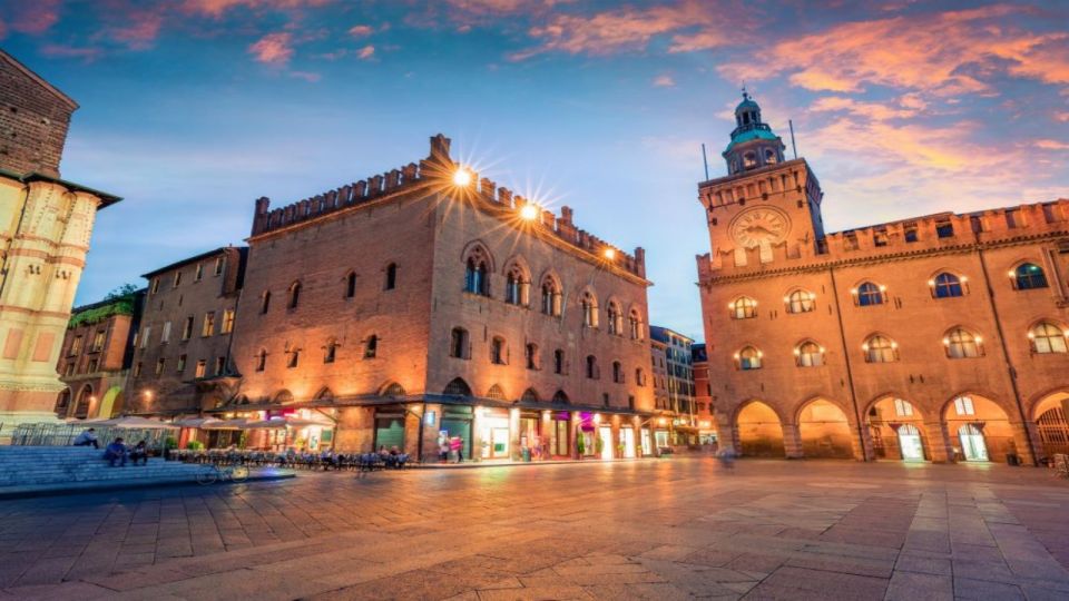 Bologna: Panoramic Bike Tour - Key Points