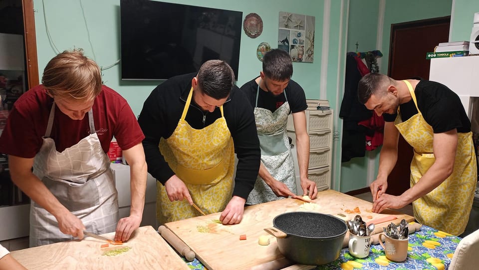 Bologna: Pasta Tagliatelle Ragu Cooking Class With Wine - Key Points