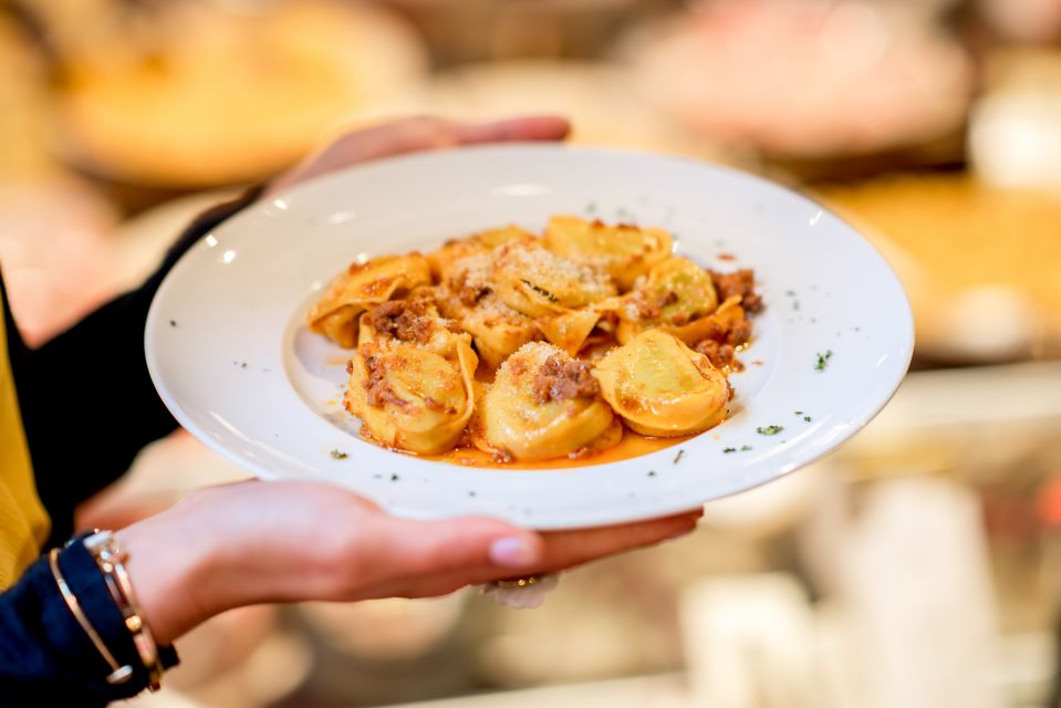 Bologna: Pasta Tagliatelle Ragu Cooking Class With Wine - Enjoying the 3-Course Meal