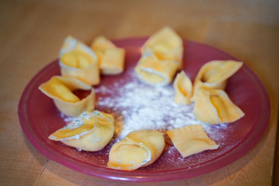 Bologna: Pasta Tagliatelle Ragu Cooking Class With Wine - Sampling the Local Wines