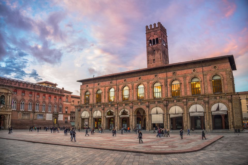 Bologna: Private Guided Walking Tour - Pavaglione Portico