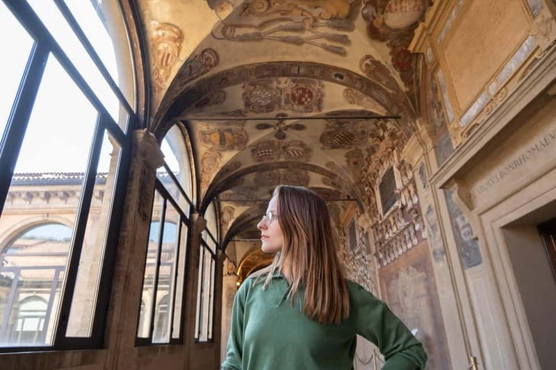 Bologna: Private Photo Shoot with a Local Photographer - Key Points