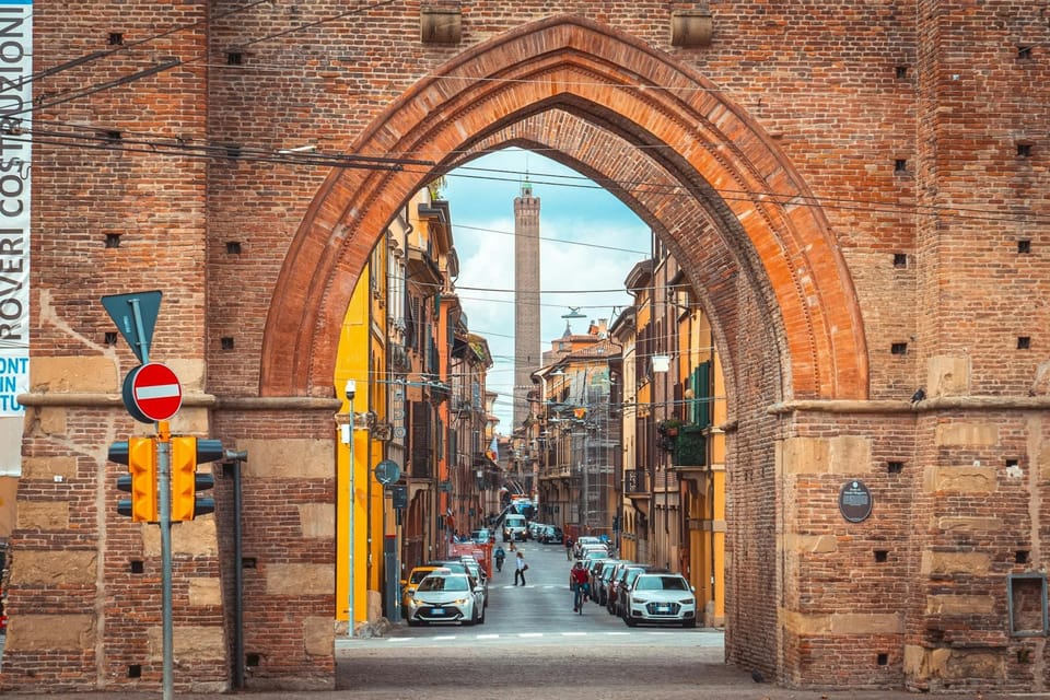 Bologna: Private Top Historical Sites Guided Walking Tour - A Closer Look at Each Stop
