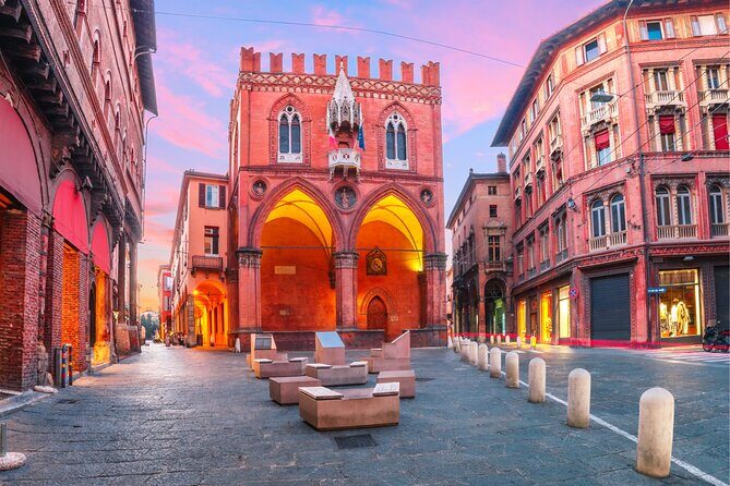 Bologna Scavenger Hunt and Highlights Self-Guided Tour - Who Should Consider This Tour?