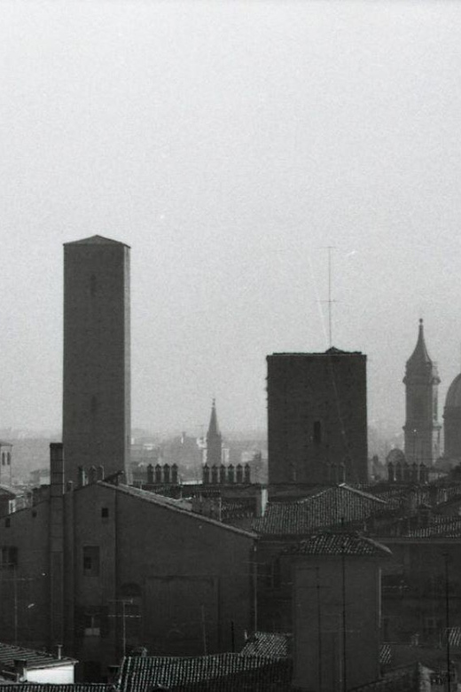 Bologna Towers, Waters, Volto Santo Guided Tour With Brekkie - Tour Details