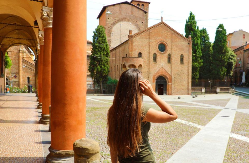 Bologna: Walking In-App Audio Tour on Your Phone (ENG) - Basilica of St. Petronio