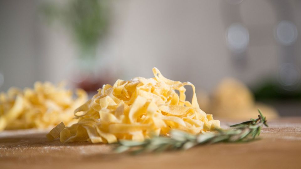 Bologna: Walking Tour With Food Tastings - Duration and Accessibility