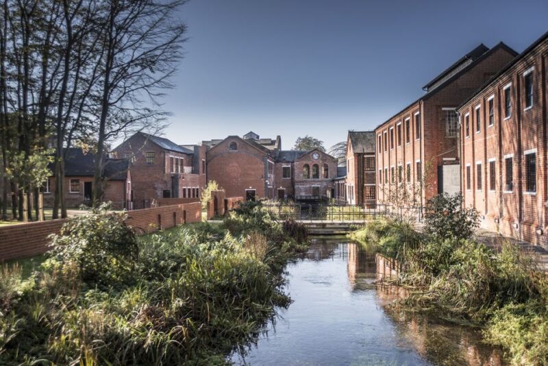 Bombay Sapphire Distillery: Guided Tour & Gin Cocktail - Customer Reviews