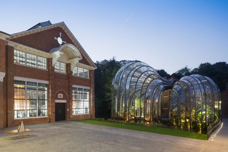 Bombay Sapphire Distillery: Guided Tour & Gin Cocktail - Dress Code and Restrictions
