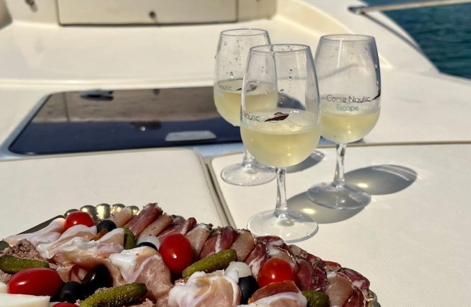 Bonifacio: Boat Trip to La Maddalena & Lavezzi Islands - Learning History and Culture