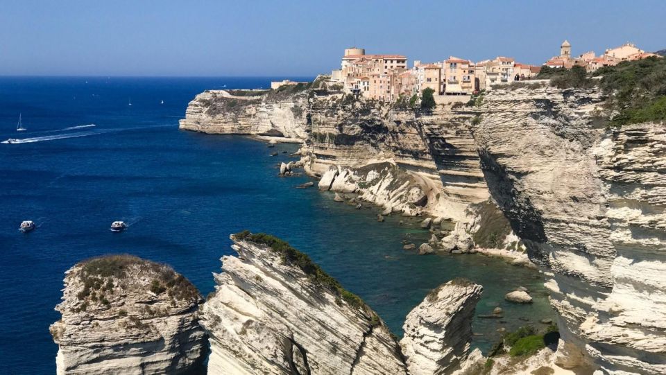 BONIFACIO - CORSICA: A TRIP FROM SARDINIA - Key Points
