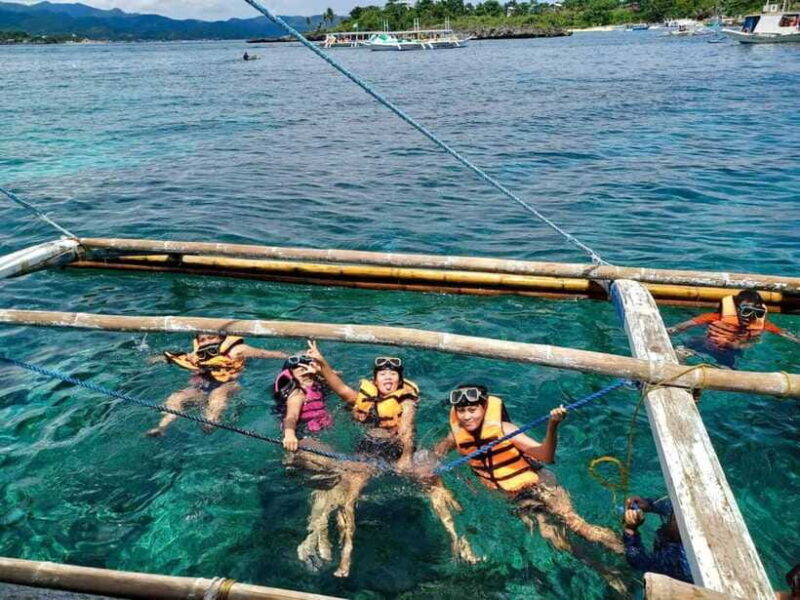 Boracay: Island Hopping w/ Lunch, Parasailing, Crystal Cove - FAQs