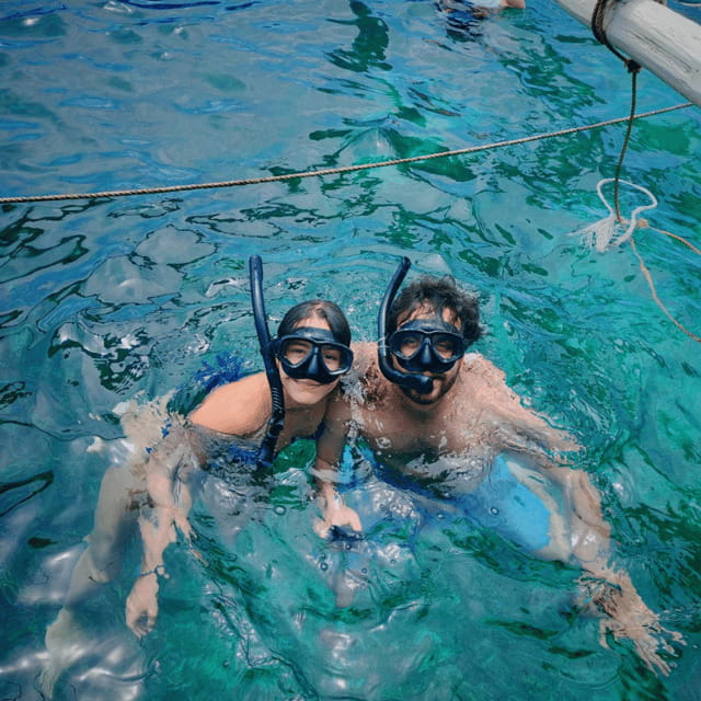 Boracay: Island Hopping with Lunch and Parasailing - What You Can Expect from the Tour
