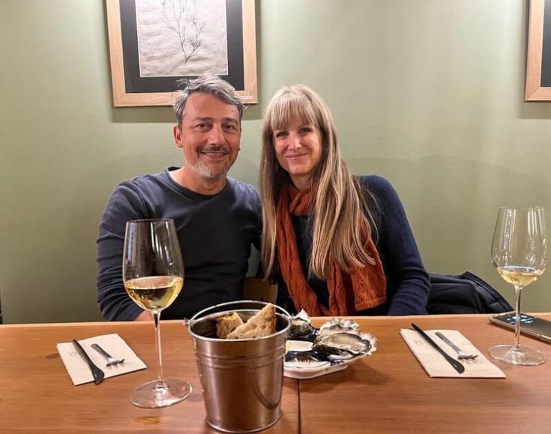 Bordeaux: A Deluxe Gourmet Tour - Relishing Fresh Oysters From the Coast