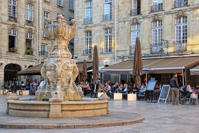 Bordeaux Airport Transfers: Bordeaux Airport BOD to Bordeaux in Business Car - Operating Hours and Accessibility