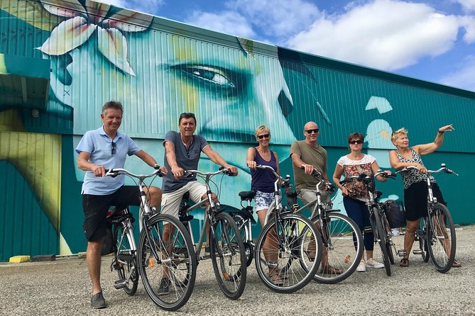 Bordeaux by Bicycle: a 3-Hour Tour Immersive Experience - Public Transport Accessibility