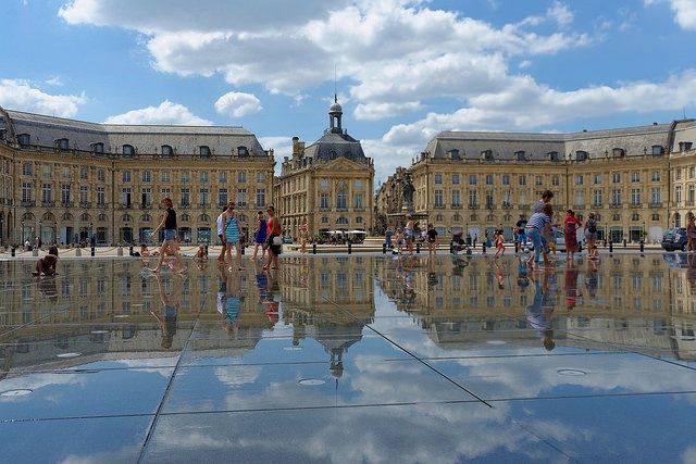 Bordeaux: Exclusive Private Guided Walking Tour - Navigating Noble Streets and Imposing Squares