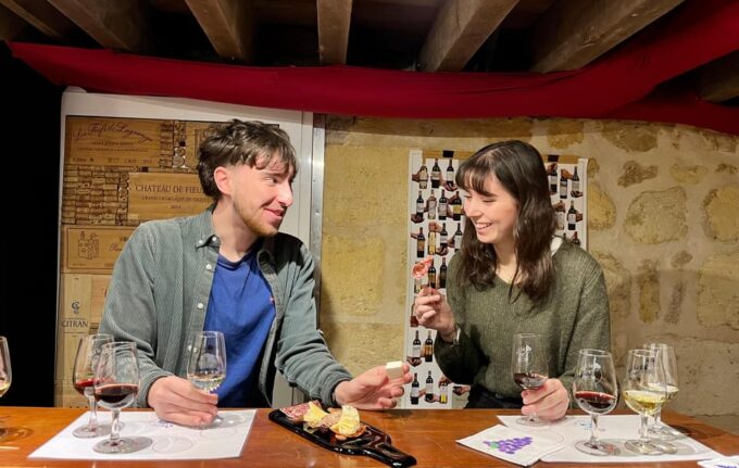 Bordeaux: Guided Bordeaux Wine Tasting Class With 6 Wines - Tasting Booklet and Aroma Game