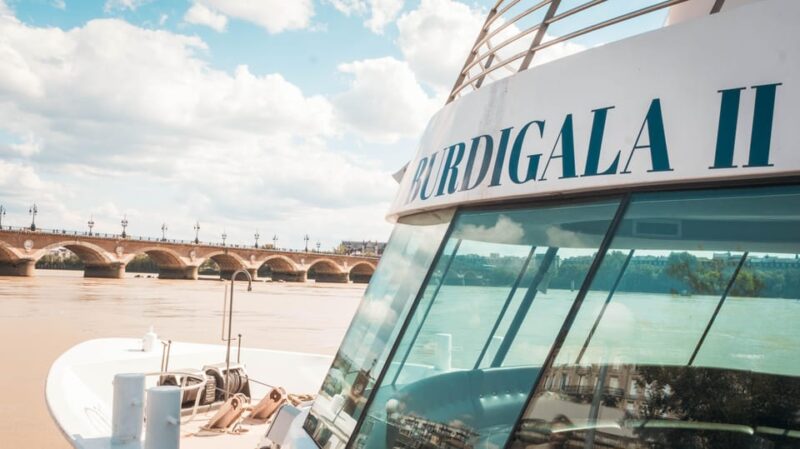 Bordeaux: Guided Wine and Canelé Discovery Cruise - Discovering Bordeauxs Architectural Gems