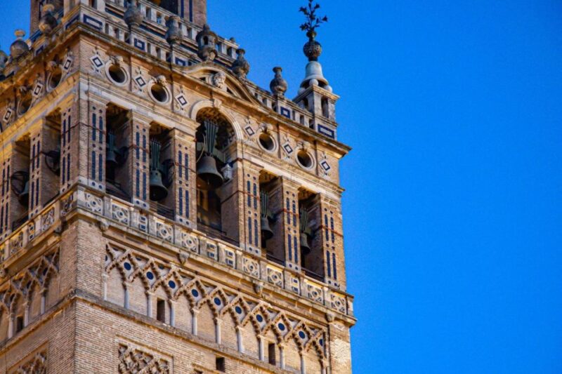 Bordeaux: Insta-Perfect Walk With a Local - What to Bring Along