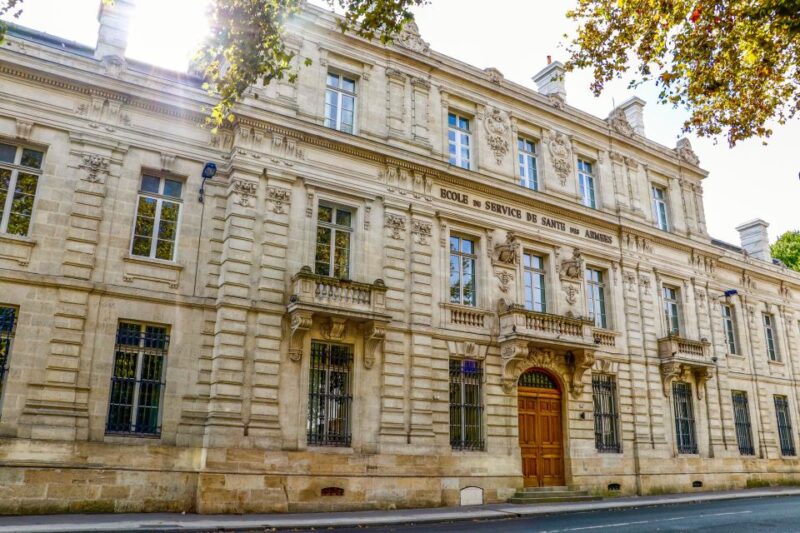 Bordeaux: Private Architecture Tour With a Local Expert - Key Architectural Features