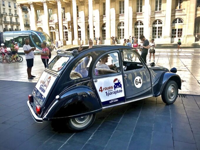 Bordeaux: Private Tour in a Citroën 2CV 45min - Personalizing Your Private Tour Experience