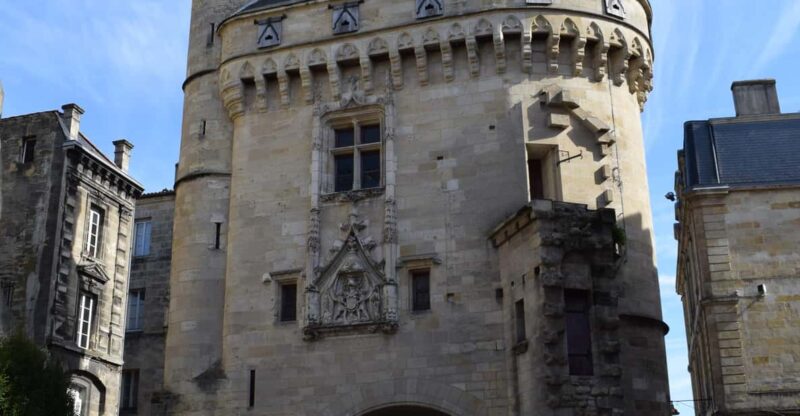 Bordeaux: See the Whole City by Bike - Return via Bordeauxs Oldest Bridge