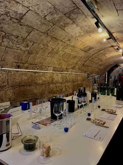 Bordeaux: Wine Blending Workshop with Tasting and Souvenir - Key Points