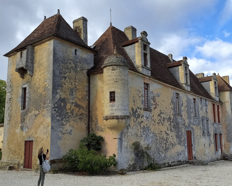 Bordeaux wine tour: 2 wineries & wine tastings (red & white) - Key Points