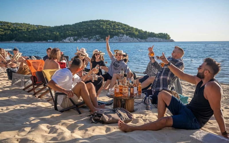Born to Be Wild - Old-School Cruise on USA classic Speedboat - Itinerary Breakdown - From Shore to the Open Sea  
