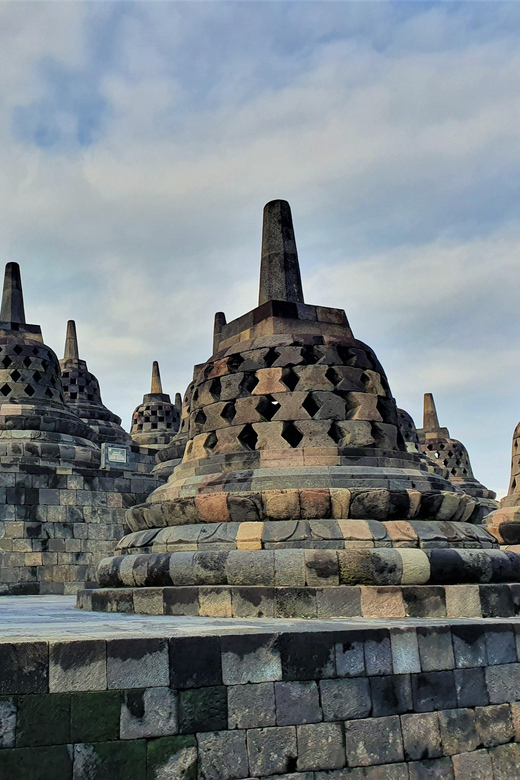 Borobudur and Prambanan Temple Tour With Climb - Itinerary