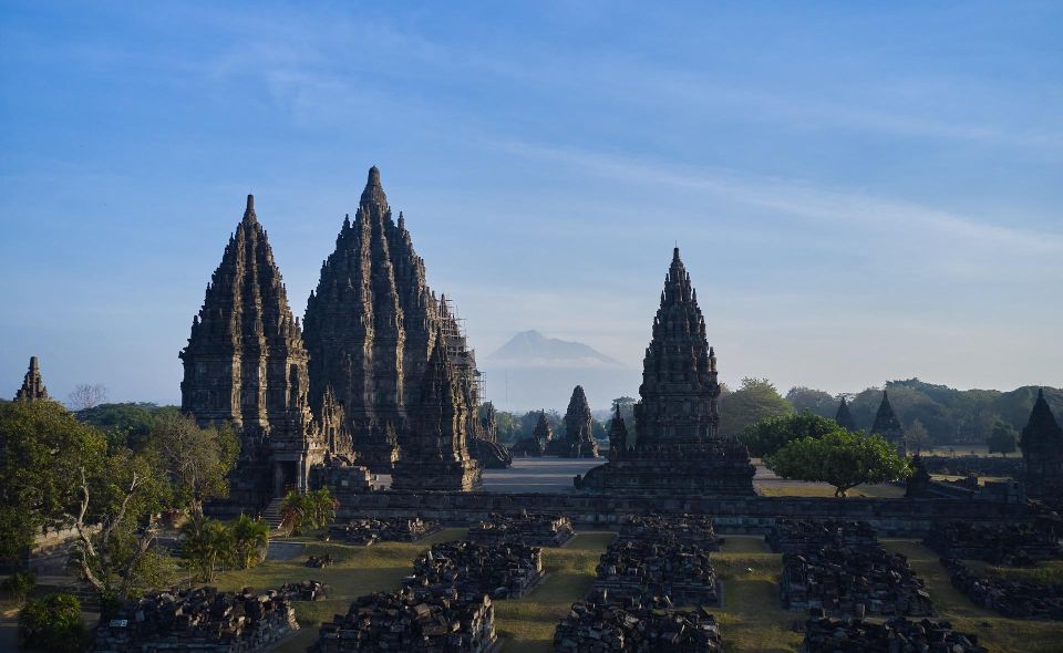 Borobudur Climb to the Top, and Prambanan, Ticket Included - Recommended Attire and Gear