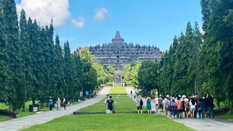 Borobudur Climb to the Top & Prambanan With Ticket Included - Tour Inclusions
