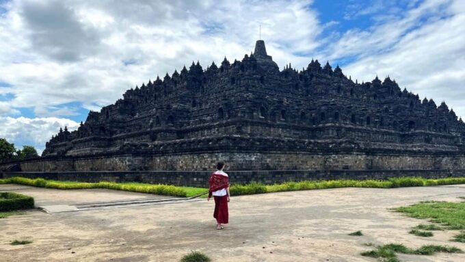 Borobudur Climb to the Top & Prambanan With Ticket Included - Scenic Routes and Additional Stops