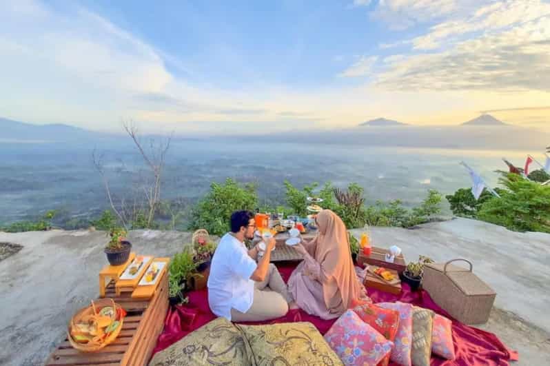 Borobudur Sunrise With Entry Fee and Luxurious Breakfast - Good To Know