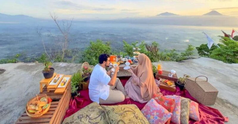 Borobudur Sunrise With Entry Fee and Luxurious Breakfast - Itinerary Details
