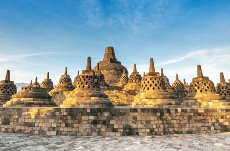 Borobudur Sunrise With Entry Fee and Luxurious Breakfast - Inclusions