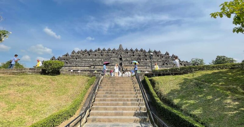 Borobudur Temple Climb To The Top & Prambanan Temple 1 Day - Good To Know