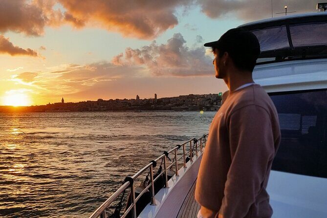 Bosphorus Sunset Cruise on Deluxe Yacht in Istanbul - Key Points