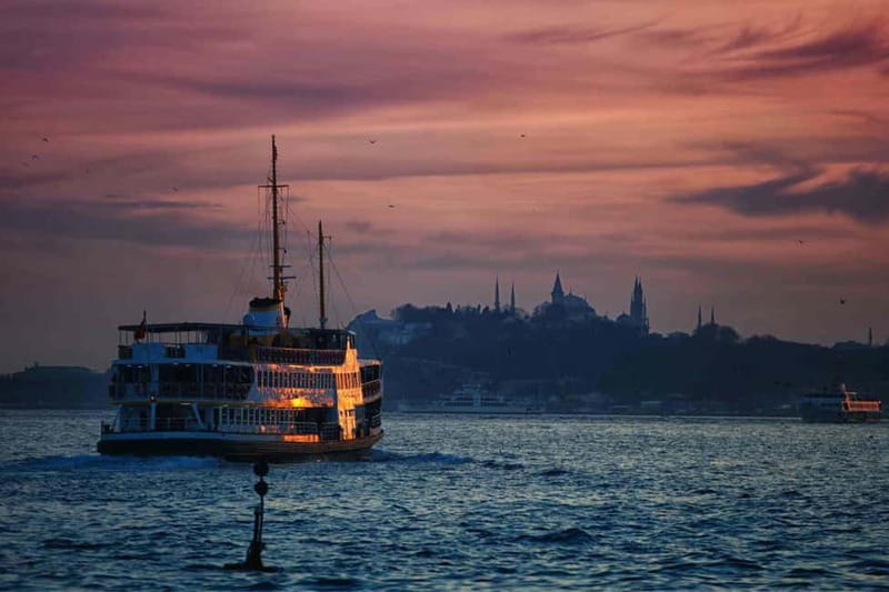 Bosphorus: Sunset Yacht Cruise with Guide, Snacks and Wine - Key Points