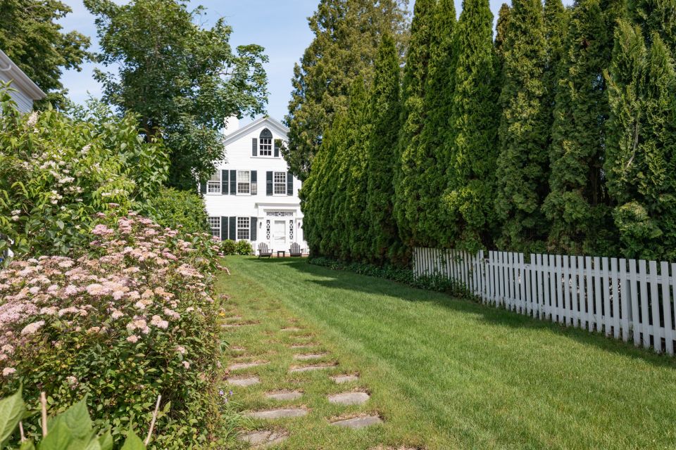 Boston: Discover Marthas Vineyard With Optional Island Tour - Discovering Edgartown