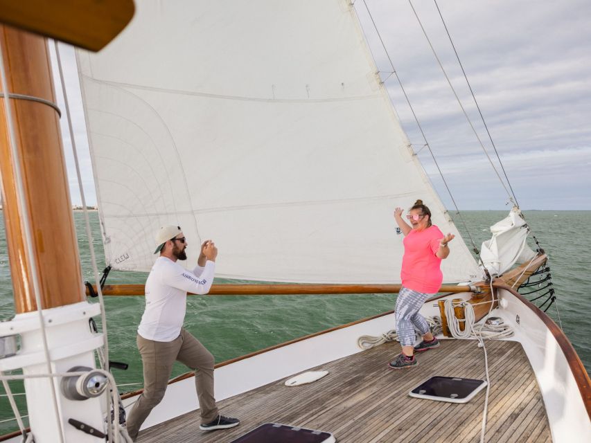 Boston: Downtown Harbor Sailing Cruise - Complimentary Beverages