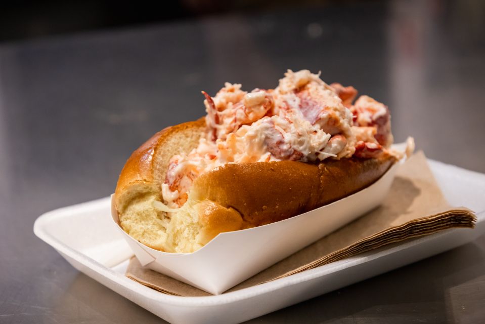 Boston: Guided Seafood Tasting and History Tour - Exploring Bostons Neighborhoods