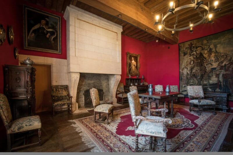 Bourdeilles: Castles of Bourdeilles Tour - The Renaissance Dwelling: A Refined Architectural Gem