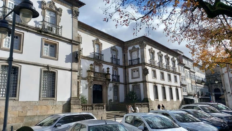 Braga: Centre Private Walking Tour w/ Thermal Spring Entry - FAQ