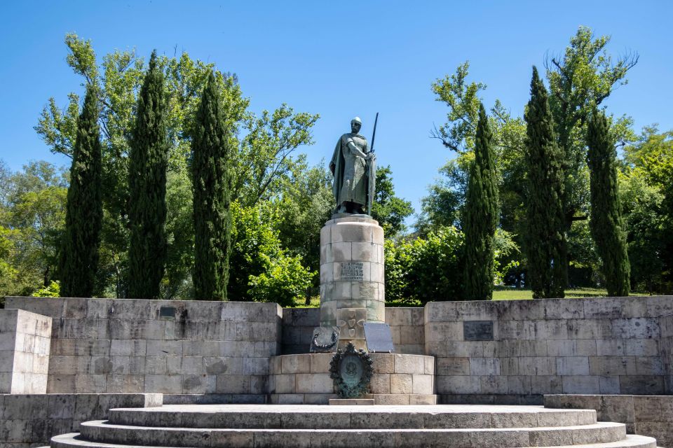 Braga & Guimarães Full-Day Tour From Porto - Guimarães Highlights