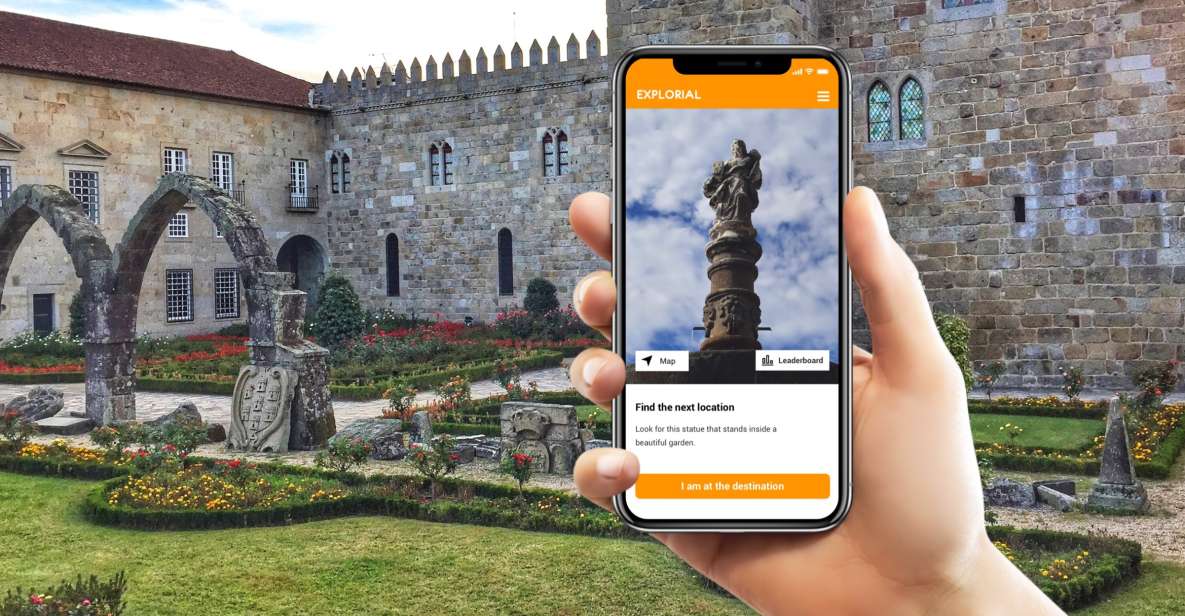 Braga: Scavenger Hunt and City Highlights Walking Tour - Key Points