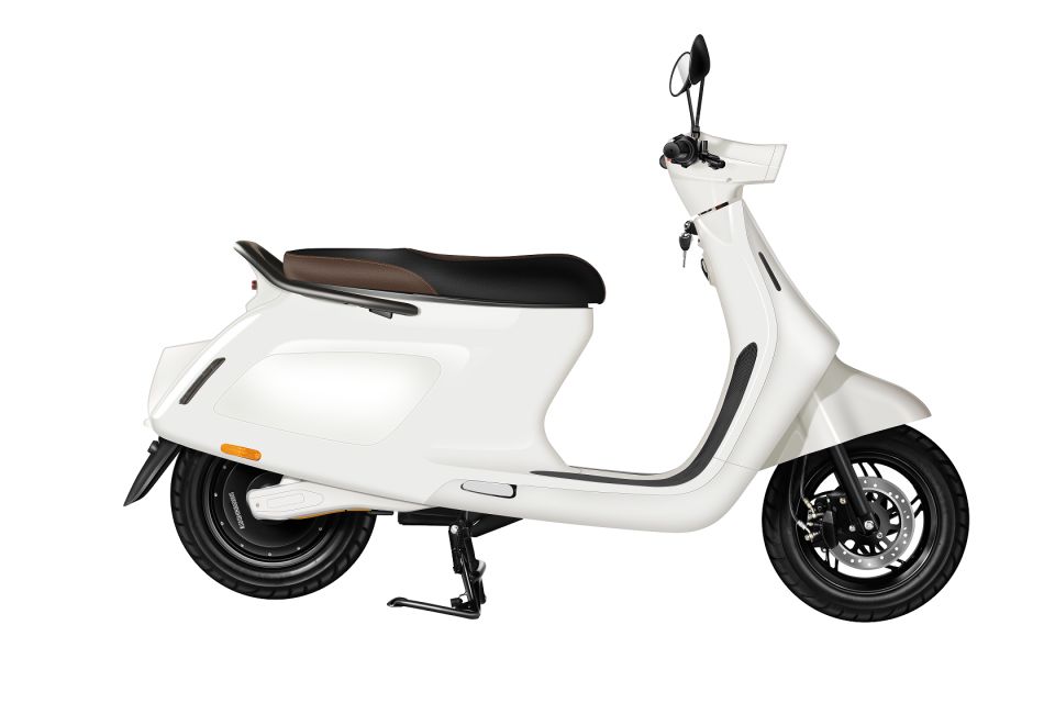 Braga: Scooter Rental - Driving Experience