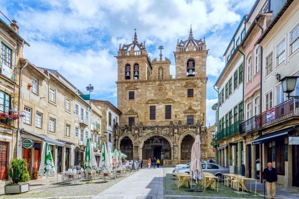 Braga's Festive Lights: A Christmas Journey - Itinerary